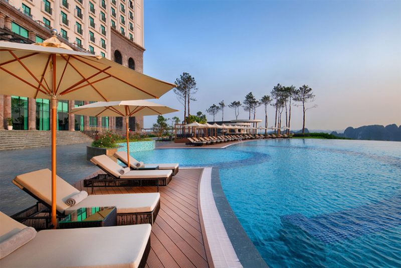 Bể bơi ngoài trời Vinhomes Green Paradise
