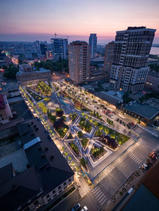 Nhà phố Vinhomes Green Paradise Cần Giờ nhìn từ trên cao, quy hoạch đồng bộ với cảnh quan xanh và phố đêm sầm uất.